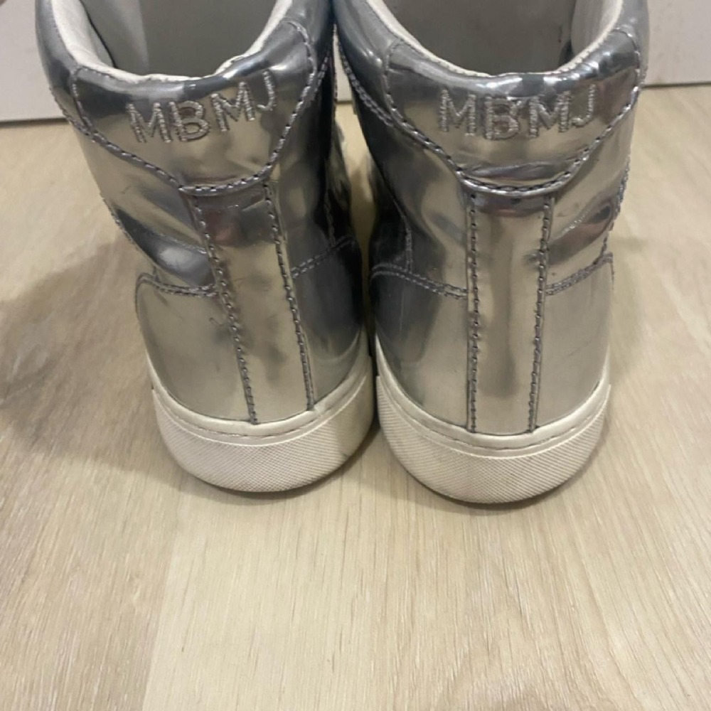 Marc by Marc Jacobs silver metallic high top sneakers 7.5 - Picture 3 of 5